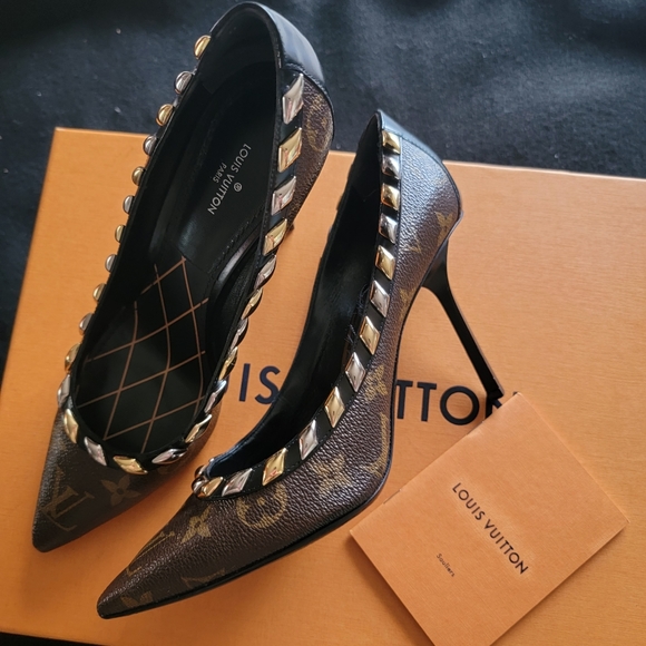 Louis Vuitton Shoes - LOUIS VUITTON BROWN ELDORADO PUMPS
